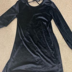 Black velvet girls dress by Harper Canyon.